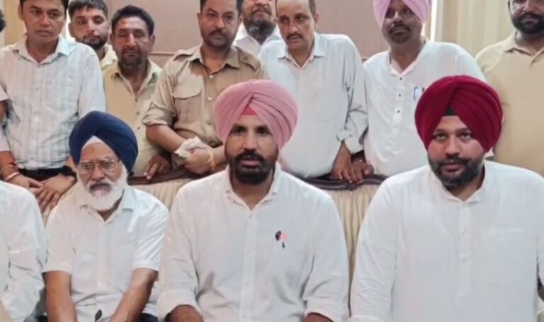 ਸਮਰਾਲਾ ਪਹੁੰਚੇ ਰਾਜਾ ਵੜਿੰਗ ਨੇ ਘੇਰੀ ਸਰਕਾਰ/ ਪੰਜਾਬ ਨੂੰ ਕਰਜ਼ੇ ਹੇਠਾਂ ਦੱਬਣ ਦੇ ਲਾਏ ਇਲਜ਼ਾਮ/ ਮੁਲਾਜ਼ਮਾਂ ਖਿਲਾਫ ਵਤੀਰੇ ਨੂੰ ਲੈ ਕੇ ਚੁੱਕੇ ਸਵਾਲ