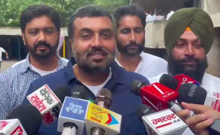 ਆਪ ਵਿਧਾਇਕ ਗੋਲਡੀ ਕੰਬੋਜ਼ ਦਾ ਕਾਂਗਰਸ ਵੱਲ ਨਿਸ਼ਾਨਾ/ ਅੰਦਰੂਨੀ ਖਿੱਚੋਤਾਣ ਨੂੰ ਲੈ ਕੇ ਕੱਸਿਆ ਸਿਆਸੀ ਤੰਜ਼/ ਕਿਹਾ, ਲੋਕਾਂ ਵੱਲੋਂ ਮੂੰਹ ਨਾ ਲਾਉਣ ਤੋਂ ਬੁਖਲਾ ਗਈ ਹੈ ਕਾਂਗਰਸ