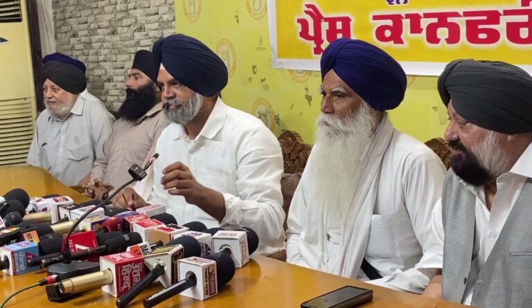 ਜਲੰਧਰ ’ਚ ਅਕਾਲੀ ਦਲ ਵਾਰਿਸ ਪੰਜਾਬ ਨੂੰ ਹੁਲਾਰਾ/ ਰਜਿੰਦਰ ਸਿੰਘ ਸੰਦਲ ਅਕਾਲੀ ਦਲ ਛੱਡ ਕੇ ਸ਼ਾਮਲ/ ਸੀਨੀਅਰ ਆਗੂ ਮਨਪ੍ਰੀਤ ਇਆਲੀ ਨੇ ਕੀਤਾ ਸਵਾਗਤ