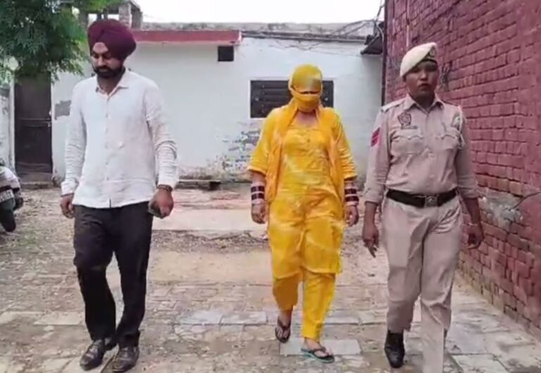 ਮੋਗਾ ਪੁਲਿਸ ਵੱਲੋਂ ਨਕਲੀ ਮਹਿਲਾ ASI ਗ੍ਰਿਫਤਾਰ/ ਫਰਜ਼ੀ ਆਈ-ਕਾਰਡ ਤੇ ਵਰਦੀ ਬਰਾਮਦ/ ਪੁਲਿਸ ਨੇ ਮਾਮਲਾ ਦਰਜ ਕਰ ਕੇ ਕਾਰਵਾਈ ਆਰੰਭੀ