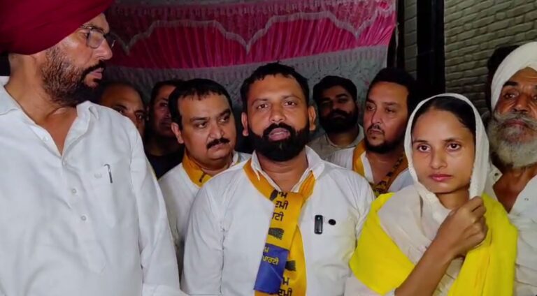 ਜਨਾਲਾ ਹਲਕੇ ’ਚ ਭਾਜਪਾ ਨੂੰ ਵੱਡਾ ਸਿਆਸੀ ਝਟਕਾ/ ਮਹਿਤਾ ਤੇ ਚੋਪੜਾ ਪਰਿਵਾਰ ‘ਆਪ’ ’ਚ ਸ਼ਾਮਲ/ ਵਿਧਾਇਕ ਧਾਲੀਵਾਲ ਨੇ ਕੀਤਾ ਸਵਾਗਤ