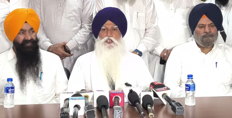 ਅੰਮ੍ਰਿਤਸਰ ਚ ਅਕਾਲੀ ਦਲ ਵਾਰਿਸ ਪੰਜਾਬ ਨੂੰ ਹੁਲਾਰਾ/ ਕਈ ਨਵੇਂ ਆਗੂਆਂ ਨੇ ਪਾਰਟੀ ’ਚ ਕੀਤੀ ਸ਼ਮੂਲੀਅਤ/ ਤਰਸੇਮ ਸਿੰਘ ਸਮੇਤ ਦਿੱਗਜ਼ ਆਗੂ ਰਹੇ ਮੌਜੂਦ