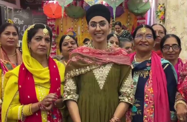 ਪਟਿਆਲਾ ਵਿਖੇ ਮਨਾਇਆ ਤੀਆਂ ਦਾ ਤਿਉਹਾਰ/ ਯੋਗਾ ਗਰੁੱਪ ਦੀਆਂ ਔਰਤਾਂ ਨੇ ਕੀਤੀ ਸ਼ਿਰਕਤ/ ਗਿੱਥਾ ਤੇ ਲੋਕ ਗੀਤ ਗਾ ਕੇ ਲਾਈਆਂ ਰੌਣਕਾਂ