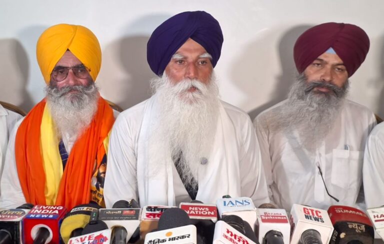 ਅਜਨਾਲਾ ’ਚ ਅਕਾਲੀ ਦਲ ਵਾਰਿਸ ਪੰਜਾਬ ਨੂੰ ਹੁਲਾਰਾ/ ਕਈ ਆਗੂਆਂ ਨੇ ਪਾਰਟੀ ’ਚ ਸ਼ਾਮਲ ਹੋਣ ਦਾ ਐਲਾਨ/ ਸੀਨੀਅਰ ਆਗੂ ਤਰਸੇਮ ਸਿੰਘ ਨੇ ਕੀਤਾ ਸਵਾਗਤ