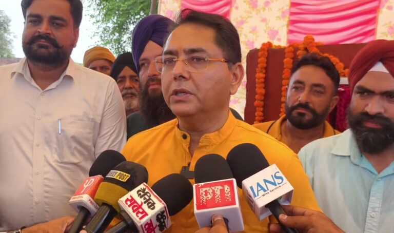 ਸੰਗਰੂਰ ਦੇ ਪਿੰਡ ਨਾਗਰਾ ਵਾਸੀਆਂ ਨੂੰ ਮੰਤਰੀ ਅਮਨ ਅਰੋੜਾ ਦਾ ਤੋਹਫਾ/ ਵਾਟਰ ਵਰਕਸ ਦਾ ਕੀਤਾ ਉਦਘਾਟਨ/ 758 ਘਰਾਂ ਤੱਕ ਪਹੁੰਚੇਗਾ ਸਾਫ ਪਾਣੀ