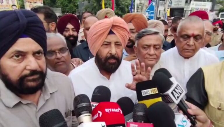 ਜਲੰਧਰ ’ਚ ਭਾਜਪਾ ਆਗੂਆਂ ਨੇ ਕੱਢੀ ਮੋਨ ਯਾਤਰਾ/ ਪੰਜਾਬ ਵੰਡ ਦੌਰਾਨ ਸ਼ਹੀਦ ਹੋਏ ਪੰਜਾਬੀਆਂ ਨੂੰ ਕੀਤਾ ਯਾਦ/ ਪੰਜਾਬ ਪ੍ਰਧਾਨ ਕੇਵਲ ਢਿੱਲੋਂ ਸਮੇਤ ਦਿਗਜ਼ ਆਗੂ ਰਹੇ ਮੌਜੂਦ