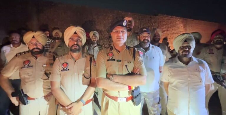 ਤਰਨ ਤਾਰਨ ਦੇ ਮੁਰਾਦਪੁਰਾ ’ਚ ਨਸ਼ਾ ਤਸਕਰਾਂ ਦੀ ਫਾਇਰਿੰਗ/ ਇਕ ਪੁਲਿਸ ਕਾਂਸਟੇਬਲ ਤੇ ਗਲੀ ਚ ਖੇਡ ਰਹੀ ਬੱਚੀ ਜ਼ਖਮੀ/ ਮੁਲਜਮ ਮੌਕੇ ’ਤੋਂ ਫਰਾਰ, ਪੁਲਿਸ ਕਰ ਰਹੀ ਭਾਲ
