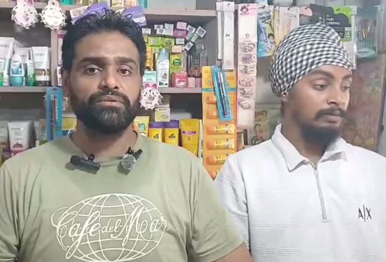 ਗੁਰਦਾਸਪੁਰ ਸ਼ਹਿਰ ਅੰਦਰ ਚੋਰਾਂ ਦੇ ਹੌਂਸਲੇ ਬੁਲੰਦ/ ਪਿੰਡ ਵਰਸੋਲਾ ਵਿਖੇ ਇਕੋ ਰਾਤ ਦੋ ਦੁਕਾਨਾਂ ’ਚ ਚੋਰੀ/ ਲੱਖਾਂ ਰੁਪਏ ਕੀਮਤ ਦਾ ਸਾਮਾਨ ਤੇ ਨਕਦੀ ਲੈ ਕੇ ਫਰਾਰ
