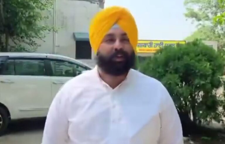 ਹਿਗੜ੍ਹ ਸਾਹਿਬ ਪਹੁੰਚੇ ਸਿੱਖਿਆ ਮੰਤਰੀ ਹਰਜੋਤ ਬੈਂਸ/ ਪਿੰਡ ਜੱਲਾ ਸਥਿਤ ਸਕੂਲ ਦੇ ਵਿਕਾਸ ਕੰਮਾਂ ਦਾ ਲਿਆ ਜਾਇਜ਼ਾ/ ਵੀਡੀਓ ਵਾਇਰਲ ਹੋਣ ਤੋਂ ਬਾਅਦ ਅਚਨਚੇਤ ਕੀਤਾ ਦੌਰਾ