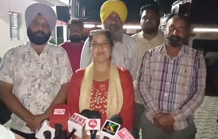 ਸਰਹਿੰਦ ਕੌਂਸਲ ਪ੍ਰਧਾਨ ਵੱਲੋਂ ਫਾਇਰ ਸਟੇਸ਼ਨ ਦੀ ਚੈਕਿੰਗ/ ਲਗਾਤਾਰ ਸ਼ਿਕਾਇਤਾਂ ਤੋਂ ਬਾਦ ਕੀਤੀ ਕਾਰਵਾਈ/ ਗੈਰ ਹਾਜ਼ਰ ਪਾਏ ਗਏ ਮੁਲਜ਼ਮਾਂ ਨੂੰ ਦਿੱਤੀ ਚਿਤਾਵਨੀ