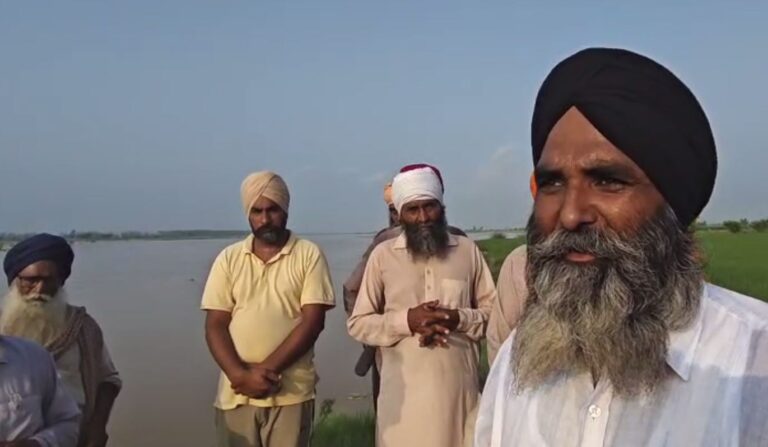 ਤਰਨ ਤਾਰਨ ਦੇ ਕਸਬਾ ਹਰੀਕੇ ਨੇੜੇ ਬੰਨ੍ਹ ਨੂੰ ਲੱਗੀ ਢਾਹ/ ਪ੍ਰਸ਼ਾਸਨ ’ਤੇ ਢਿੱਲ-ਮੱਠ ਕਰਨ ਦੇ ਲੱਗੇ ਇਲਜ਼ਾਮ/ ਕਿਸਾਨਾਂ ਨੇ ਸਰਕਾਰ ਤੋਂ ਫੌਰੀ ਮਦਦ ਦੀ ਕੀਤੀ ਮੰਗ