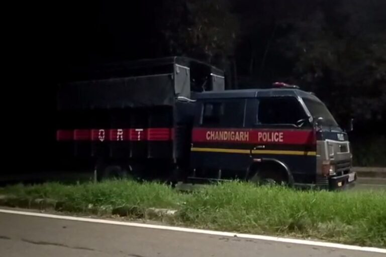 ਚੰਡੀਗੜ੍ਹ ਪੁਲਿਸ ਵੱਲੋਂ ਸ਼ੱਕੀ ਆਈਈਡੀ ਤੇ ਹਥਿਆਰ ਬਰਾਮਦ/ ਸੈਕਟਰ-42 ਬੱਸ ਸਟੈਂਡ ਨੇੜਿਓਂ ਹੋਈ ਬਰਾਮਦਗੀ/ ਪੁਲਿਸ ਨੇ ਸ਼ੱਕੀਆਂ ਨੂੰ ਹਿਰਾਸਤ ’ਚ ਲੈ ਕੇ ਜਾਂਚ ਆਰੰਭੀ