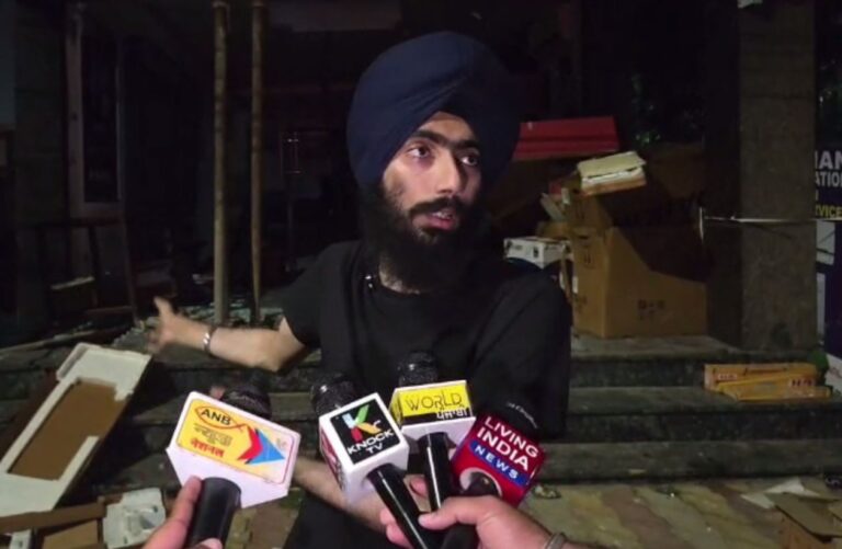 ਪਟਿਆਲਾ ‘ਚ ਬੇਸਮੈਂਟ ਦੀ ਖੁਦਾਈ ਦੌਰਾਨ ਹਾਦਸਾ/ ਅਚਾਨਕ ਡਿੱਗੀ ਇਲੈਕਟ੍ਰੋਨਿਕ ਸ਼ੋਰੂਮ ਦੀ ਇਮਾਰਤ/ ਮਾਲਕ ਦਾ ਭਾਰੀ ਨੁਕਸਾਨ, ਜਾਨੀ ਹਾਨੀ ਤੋਂ ਬਚਾਅ
