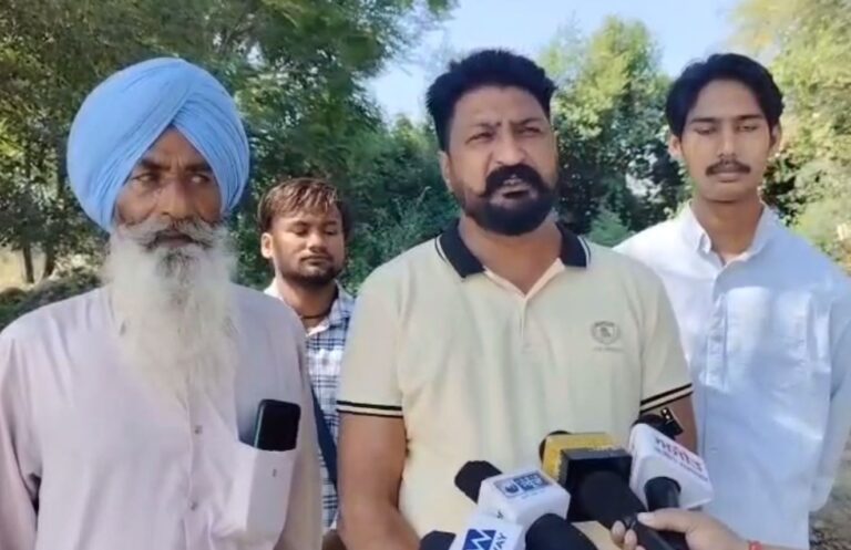 ਬਰਨਾਲਾ ਗਾਇਕ ਗੁਲਾਬ ਸਿੱਧੂ ਦੇ ਘਰ ’ਤੇ ਫਾਇਰਿੰਗ/ ਬੀਤੀ ਰਾਤ 6 ਰਾਊਂਡ ਫਾਇਰਿੰਗ ਕਰ ਕੇ ਫਰਾਰ/ ਘਟਨਾ ਸੀਸੀਟੀਵੀ ’ਚ ਕੈਦ, ਪੁਲਿਸ ਕਰ ਰਹੀ ਜਾਂਚ