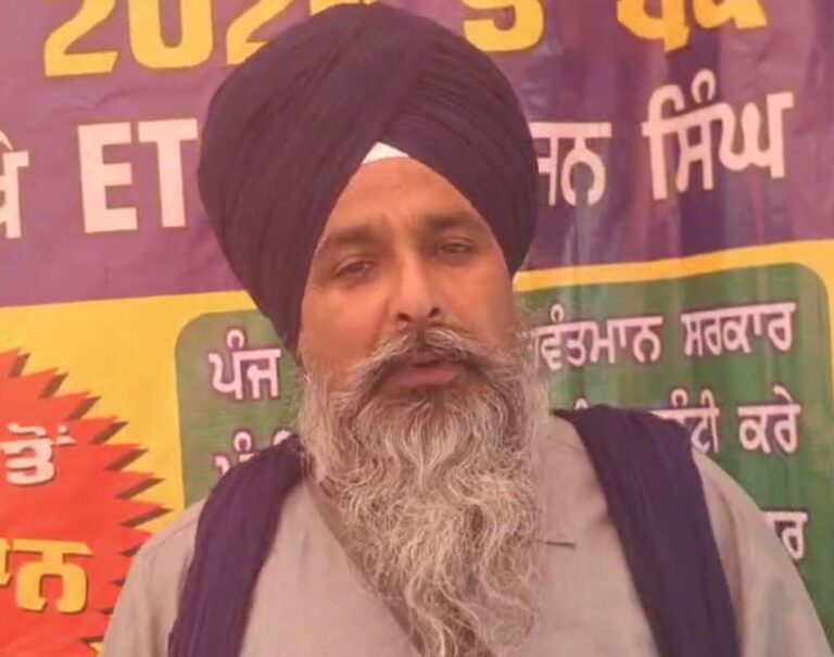 ਮੰਤਰੀਆਂ ਦੇ ਘਰਾਂ ਅੱਗੇ ਕਿਸਾਨ ਦੇ ਮੋਰਚੇ ਦਾ ਦੂਜਾ ਦਿਨ/ ਸਰਵਨ ਪੰਧੇਰ ਵੱਲੋਂ ਸੰਘਰਸ਼ ਤਿੱਖਾ ਕਰਨ ਦੀ ਚਿਤਾਵਨੀ/ ਕਿਹਾ, ਮੰਗਾਂ ਮੰਨੇ ਜਾਣ ਤਕ ਪਿੱਛੇ ਨਹੀਂ ਹਟਣਗੇ ਕਿਸਾਨ