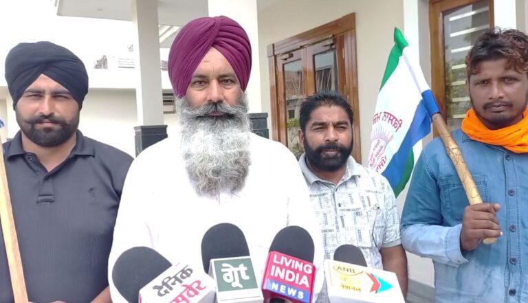 ਪਰਾਲੀ ਬਾਰੇ ਨਵੇਂ ਫੁਰਮਾਨ ਦਾ ਕਿਸਾਨਾਂ ਵੱਲੋਂ ਵਿਰੋਧ/ ਕੇਂਦਰ ਸਰਕਾਰ ਨੂੰ ਦੱਸਿਆ ਕਿਸਾਨ ਮਾਰੂ/ ਫੈਕਟਰੀਆਂ ਦੇ ਪ੍ਰਦੂਸ਼ਣ ਦੇ ਹਵਾਲੇ ਨਾਲ ਚੁੱਕੇ ਸਵਾਲ
