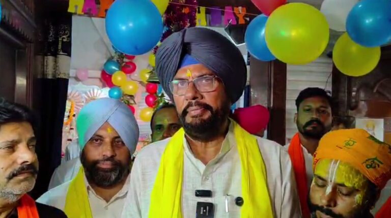 ਅਜਨਾਲਾ ਦੇ ਮੰਦਰ ’ਚ ਨਤਮਸਤਕ ਹੋਏ ਕੁਲਦੀਪ ਧਾਲੀਵਾਲ/ ਕ੍ਰਿਸ਼ਨ ਜਨਮ ਅਸ਼ਟਮੀ ਮੌਕੇ ਕੀਤੀ ਪੂਰਾ ਅਰਚਨਾ/ ਸਮੂਹ ਸ਼ਹਿਰ ਵਾਸੀਆਂ ਨੂੰ ਜਨਮ ਅਸ਼ਟਮੀ ਦੀ ਦਿੱਤੀ ਵਧਾਈ