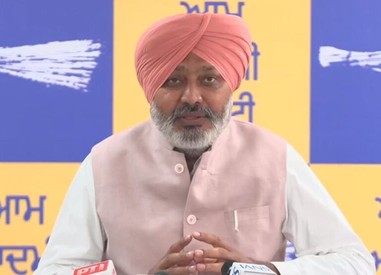 ਕੇਂਦਰ ਸਰਕਾਰ ’ਤੇ ਵਰ੍ਹੇ ਖਜਾਨਾ ਮੰਤਰੀ ਹਰਪਾਲ ਚੀਮਾ/ ਏਜੰਸੀਆਂ ਦੀ ਕਾਰਵਾਈ ਦੇ ਹਵਾਲੇ ਨਾਲ ਤਿੱਖੇ ਨਿਸ਼ਾਨੇ/ ਵਿਰੋਧੀ ਧਿਰਾਂ ਦੇ ਖਾਤਮੇ ਦੀ ਸਾਜ਼ਿਸ਼ ਦਾ ਲਾਏ ਇਲਜ਼ਾਮ