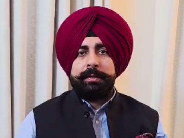 ਈਡੀ ਖਿਲਾਫ ਪ੍ਰਦਰਸ਼ਨਾਂ ’ਤੇ ਸਿਆਸਤ ਗਰਮਾਈ/ ਅਕਾਲੀ ਦਲ ਨੇ ਸਰਕਾਰ ਵੱਲ ਸਾਧਿਆ ਨਿਸ਼ਾਨਾ/ ਅਰਸ਼ਦੀਪ ਕਲੇਰ ਨੇ ਪ੍ਰਦਰਸ਼ਨ ਨੂੰ ਲੈ ਕੇ ਚੁੱਕੇ ਸਵਾਲ
