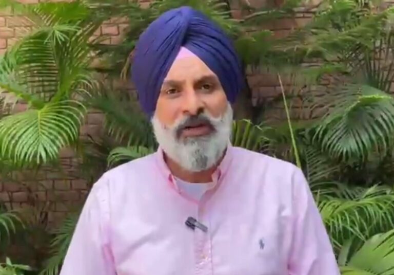 ਬਿਕਰਮ ਮਜੀਠੀਆ ਨੇ ਵੱਖ ਵੱਖ ਮੁੱਦਿਆਂ ਨੂੰ ਲੈ ਕੇ ਘੇਰੀ ਸਰਕਾਰ/ ਬੀਤੇ ਦਿਨ ਉਪਰ-ਥੱਲੇ ਵਾਪਰੀਆਂ ਘਟਨਾਵਾਂ ਤੇ ਚੁੱਕੇ ਸਵਾਲ/ ਮੋਹਨਜੀਤ ਤੇ ਗੁਲਜਾਰ ਸਿੰਘ ਦੇ ਹਵਾਲੇ ਨੇ ਸਾਧੇ ਨਿਸ਼ਾਨੇ