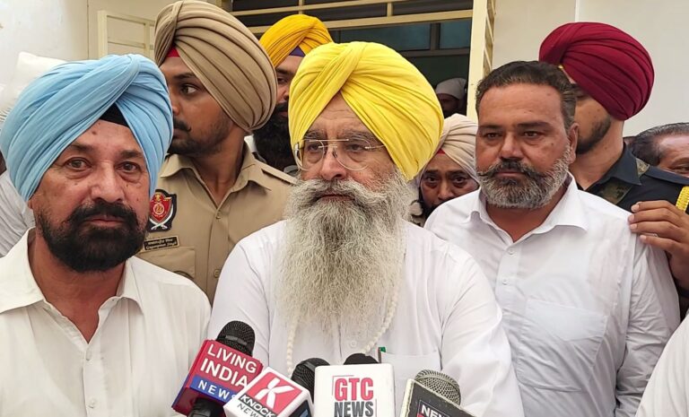 ਕਿੱਲਿਆਂਵਾਲੀ ਮਾਰਕੀਟ ਕਮੇਟੀ ਨੂੰ ਮਿਲਿਆ ਨਵਾਂ ਚੇਅਰਮੈਨ/  ਗੁਰਬਾਜ ਸਿੰਘ ਬਣਵਾਲਾ ਦੀ ਹੋਈ ਤਾਜਪੋਸ਼ੀ/ ਬਾਕੀ ਆਗੂਆਂ ਨੂੰ ਵੀ ਅਹੁਦੇਦਾਰੀਆਂ ਨਾਲ ਨਿਵਾਜਣ ਦਾ ਐਲਾਨ