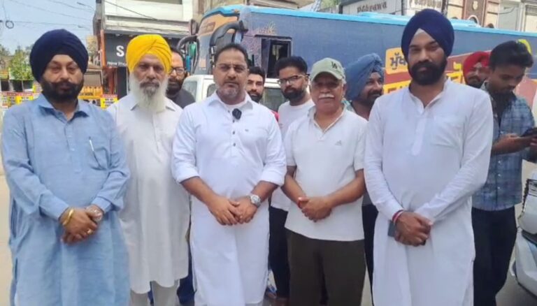 ਪਟਿਆਲਾ ’ਚ ਤੀਰਥ ਯਾਤਰੀਆਂ ਦੀ ਬੱਸ ਰਵਾਨਾ/ ਵੱਖ ਵੱਖ ਧਾਰਮਿਕ ਸਥਾਨਾਂ ਦੀ ਕਰਨਗੇ ਯਾਤਰਾ/ ਬਜ਼ੁਰਗਾਂ ਵੱਲੋਂ ਸਰਕਾਰੀ ਉਪਰਾਲੇ ਦੀ ਭਰਵੀਂ ਸ਼ਲਾਘਾ