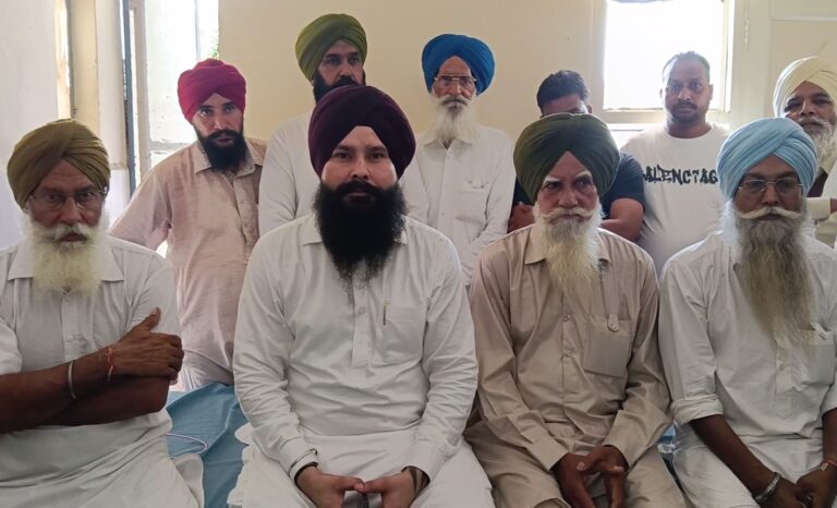 ਮੋਗਾ ਦੇ ਪਿੰਡ ਨੱਥੂਵਾਲਾ ’ਚ ਨਸ਼ਾ ਤਸਕਰਾਂ ਦੀ ਗੁੰਡਾਗਰਦੀ/ ਨਸ਼ਾ ਰੋਕਣ ਗਏ ਨੌਜਵਾਨ ’ਤੇ ਜਾਨਲੇਵਾ ਹਮਲਾ/ ਪਿੰਡ ’ਚ ਦਹਿਸ਼ਤ ਦਾ ਮਾਹੌਲ, ਪੁਲਿਸ ਕਰ ਰਹੀ ਜਾਂਚ