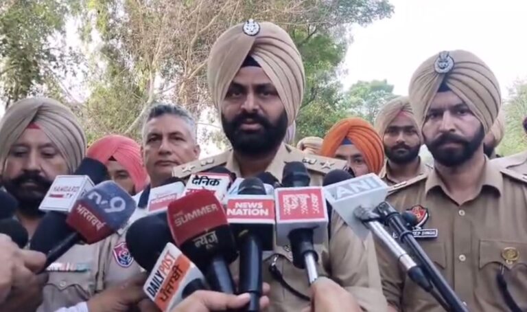ਅੰਮ੍ਰਿਤਸਰ ਪੁਲਿਸ ਵੱਲੋਂ ਗਰਨੇਡ ਹਮਲੇ ਦੇ ਦੋਸ਼ੀ ਦਾ ਐਨਕਾਊਂਟਰ/ ਮੁਕਾਬਲੇ ਬਾਦ ਜ਼ਖਮੀ ਹਾਲਤ ’ਚ ਕੀਤਾ ਗ੍ਰਿਫਤਾਰ/ ਗਰਨੇਡ ਤੇ ਫਾਇਰਿੰਗ ਮਾਮਲੇ ’ਚ ਲੋੜੀਂਦਾ ਸੀ ਮੁਲਜ਼ਮ