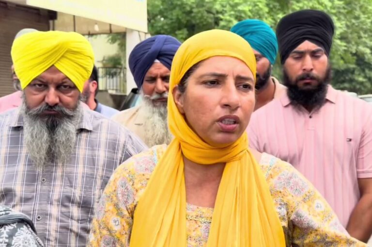 ਗੁਰਦਾਸਪੁਰ ’ਚ ਨੌਜਵਾਨ ਦੀ ਮੌਤ ਦਾ ਮਾਮਲਾ ’ਚ ਨਵਾਂ ਮੌੜ/ ਪਰਿਵਾਰ ਤੇ ਜਥੇਬੰਦੀਆਂ ਨੇ ਧਰਨਾ ਲਾ ਕੇ ਮੰਗਿਆ ਇਨਸਾਫ/ ਪੁਲਿਸ ਨੇ ਕਾਰਵਾਈ ਦੀ ਦਿੱਤਾ ਭਰੋਸਾ