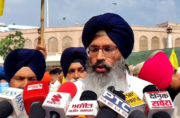 ਅੰਮ੍ਰਿਤਸਰ ’ਚ ਅਕਾਲੀ ਦਲ ਅੰਮ੍ਰਿਤਸਰ ਦਾ ਪ੍ਰਦਰਸ਼ਨ/ ਅਮਰੀਕੀ ਰਾਜਦੂਤ ਸਰਜੀਓ ਗੋਰ ਨੂੰ ਦਿਖਾਏ ਖਾਲਿਸਤਾਨੀ ਝੰਡੇ/ ਇਮਾਨ ਸਿੰਘ ਮਾਨ ਨੇ ਅਮਰੀਕਾ ਸਾਹਮਣੇ ਰੱਖੀਆਂ ਮੰਗਾਂ