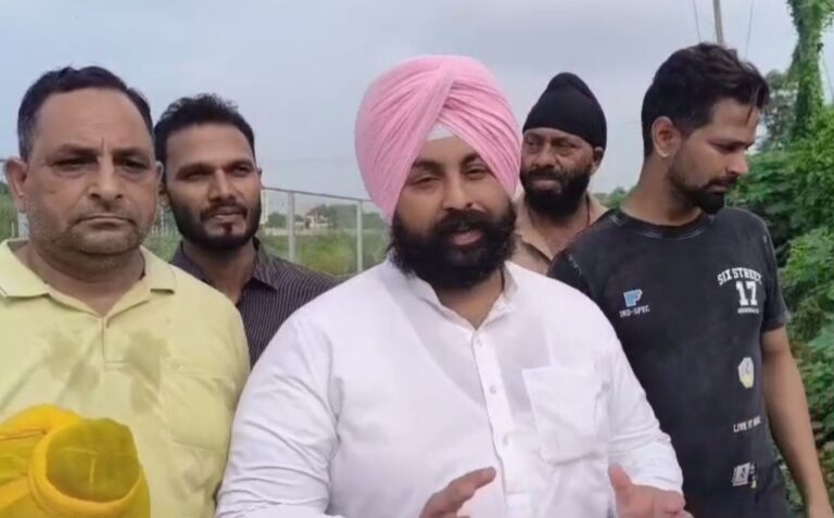 ਨੰਗਲ ’ਚ ਸਫਾਈ ਮੁਹਿੰਮ ਨੌਵੇਂ ਦਿਨ ਵੀ ਜਾਰੀ/ ਸਿੱਖਿਆ ਮੰਤਰੀ ਹਰਜੋਤ ਬੈਂਸ ਵੀ ਰਹੇ ਮੌਜੂਦ/ ਸਥਾਨਕ ਵਾਸੀਆਂ ਨੇ ਸਫਾਈ ਮੁਹਿੰਮ ਲਈ ਕੀਤਾ ਧੰਨਵਾਦ