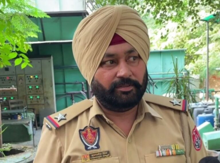 ਖੰਨਾ ਦੇ ਪਿੰਡ ਮੋਹਨਪੁਰ ’ਚ ਲੜਕੀ ਵੱਲੋਂ ਖੁਦਕੁਸ਼ੀ/ ਘਰ ਅੰਦਰ ਫਾਹਾ ਲੈ ਕੇ ਸਮਾਪਤ ਕੀਤੀ ਜੀਵਨ ਲੀਲਾ/ ਪੁਲਿਸ ਨੇ ਲਾਸ਼ ਕਬਜ਼ੇ ’ਚ ਲੈ ਕੇ ਜਾਂਚ ਕੀਤੀ ਸ਼ੁਰੂ