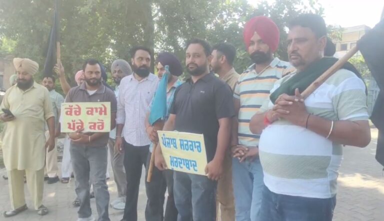 ਬੁਢਲਾਡਾ ਡੀਪੂ ਅੱਗੇ ਪੀਆਰਟੀਸੀ ਕਾਮਿਆਂ ਦੀ ਗੇਟ ਰੈਲੀ/ ਪੰਜਾਬ ਸਰਕਾਰ ਖਿਲਾਫ ਕੀਤੀ ਜੰਮ ਕੇ ਨਾਅਰੇਬਾਜ਼ੀ/ ਮੰਗਾਂ ਮੰਨਣ ਤੇ ਜੇਲ੍ਹ ਡੱਕੇ ਮੁਲਾਜ਼ਮ ਰਿਹਾਅ ਕਰਨ ਦੀ ਮੰਗ