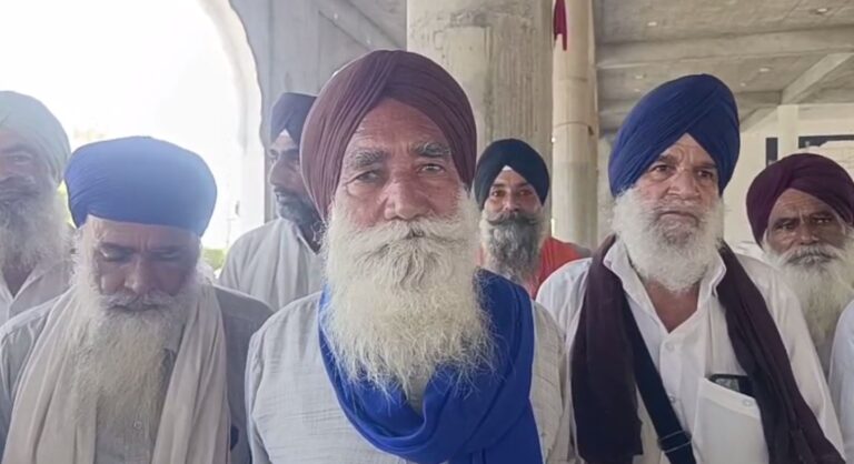 ਤਰਨ ਤਾਰਨ ਦੇ ਕਿਸਾਨਾਂ ਦਾ ਸਰਕਾਰ ਖਿਲਾਫ ਪ੍ਰਦਰਸ਼ਨ/ ਬਿਜਲੀ ਕੱਟਾਂ ਨੂੰ ਲੈ ਕੇ ਪ੍ਰਦਰਸ਼ਨ/ ਸਰਕਾਰ ਤੇ ਬਿਜਲੀ ਵਿਭਾਗ ਦੇ ਪੁਤਲੇ ਫੂਕਣਗੇ ਕਿਸਾਨ