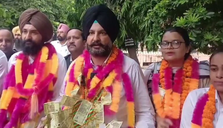 ਗੁਰਦਾਸਪੁਰ ਬਾਰ ਐਸੋਸੀਏਸ਼ਨ ਦੇ ਅਹੁਦੇਦਾਰਾਂ ਦੀ ਚੋਣ/ ਹਰਪ੍ਰੀਤ ਸਿੰਘ ਹੈਰੀ ਬਣੇ ਪ੍ਰਧਾਨ/ ਸਭ ਤੋਂ ਵੱਧ ਵੋਟਾਂ ਨਾਲ ਮੀਤ ਪ੍ਰਧਾਨ ਬਣੇ ਐਡਵੋਕੇਟ ਮਨੀਸ਼