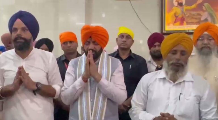 ਸ੍ਰੀ ਚਮਕੌਰ ਸਿੰਘ ਪਹੁੰਚੇ ਹਰਿਆਣਾ ਸੀਐਮ ਸੈਣੀ/ ਬਲਾਕ ਦੇ ਪਿੰਡ ਰਾਏਪੁਰ ਦਾ ਕੀਤਾ ਦੌਰਾ/ ਗੁਰਦੁਆਰਾ ਸ਼ਹੀਦ ਮਾਤਾ ਸ਼ਰਨ ਕੌਰ ਜੀ ਵਿਖੇ ਟੇਕਿਆ ਮੱਥਾ
