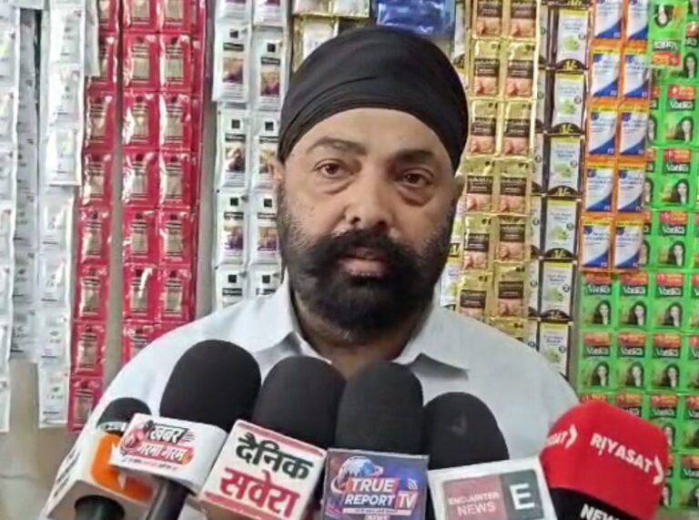 ਜਲੰਧਰ ’ਚ ਚੋਰਾਂ ਦਾ ਕਰਿਆਨੇ ਦੀ ਦੁਕਾਨ ’ਤੇ ਧਾਵਾਂ/ ਸ਼ਟਰ ਤੋੜ ਕੇ ਸੁੱਕੇ ਮੇਵੇ, ਘਿਓ ਤੇ ਨਕਦੀ ਚੋਰੀ/ ਘਟਨਾ ਸੀਸੀਟੀਵੀ ’ਚ ਕੈਦ, ਪੁਲਿਸ ਕਰ ਰਹੀ ਜਾਂਚ