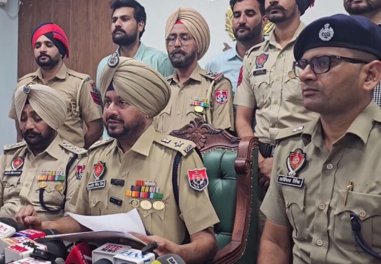 ਫ਼ਰੀਦਕੋਟ ਪੁਲਿਸ ਨੂੰ ਮਿਲੀ ਵੱਡੀ ਕਾਮਯਾਬੀ/ 10 ਪਿਸਟਲਾਂ ਤੇ 20 ਰੌਂਦਾਂ ਸਮੇਤ ਦੋ ਕਾਬੂ/ ਸਰਹੱਦ ਪਾਰੋਂ ਮੰਗਵਾਏ ਗਏ ਸੀ ਹਥਿਆਰ