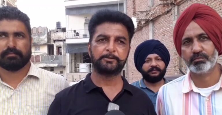ਫਰੀਦਕੋਟ ’ਚ ਕਿਸਾਨ ਵੱਲੋਂ ਸਪਰੇਅ ਪੀਣ ਦਾ ਮਾਮਲਾ/ ਆੜ੍ਹਤੀਏ ਤੇ ਪ੍ਰਸ਼ਾਸਨ ’ਤੇ ਪ੍ਰੇਸ਼ਾਨ ਕਰਨ ਦੇ ਇਲਜ਼ਾਮ/ ਕਿਸਾਨ ਜਥੇਬੰਦੀਆਂ ਵੱਲੋਂ ਸੰਘਰਸ਼ ਦੀ ਚਿਤਾਵਨੀ