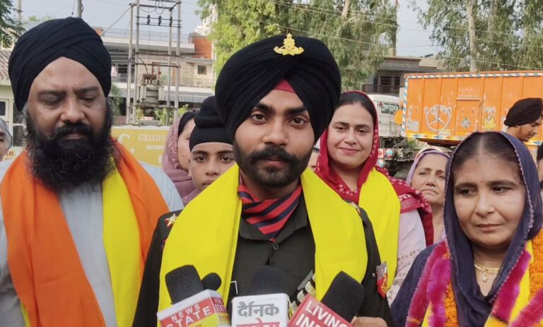 ਰੂਪਨਗਰ ਵਾਸੀ ਨੌਜਵਾਨ ਨੇ ਚਮਕਾਇਆ ਜ਼ਿਲ੍ਹੇ ਦਾ ਨਾਮ/ ਭਾਰਤੀ ਫੌਜ ’ਚ ਅਫਸਰ ਬਣਿਆ ਹਰਪੁਨੀਤ ਸਿੰਘ/ ਲੈਫਟੀਨੈਂਟ ਬਣ ਕੇ ਘਰ ਪਹੁੰਚਣ ’ਤੇ ਨਿੱਘਾ ਸਵਾਗਤ